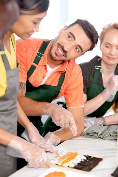 lifestyle-people-learning-make-sushi
